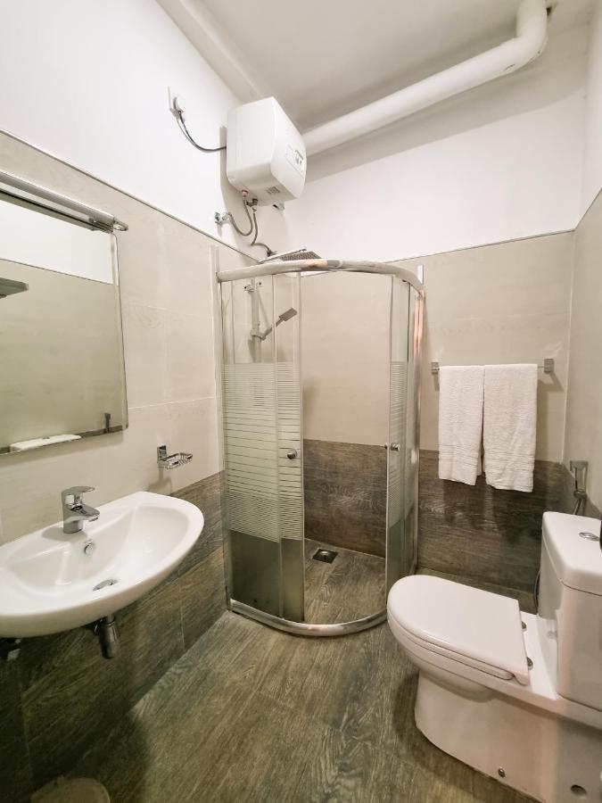 100m² 2 slaapkamer, 2 privé badkamer Appartement in Peradeniya Kandy Buitenkant foto