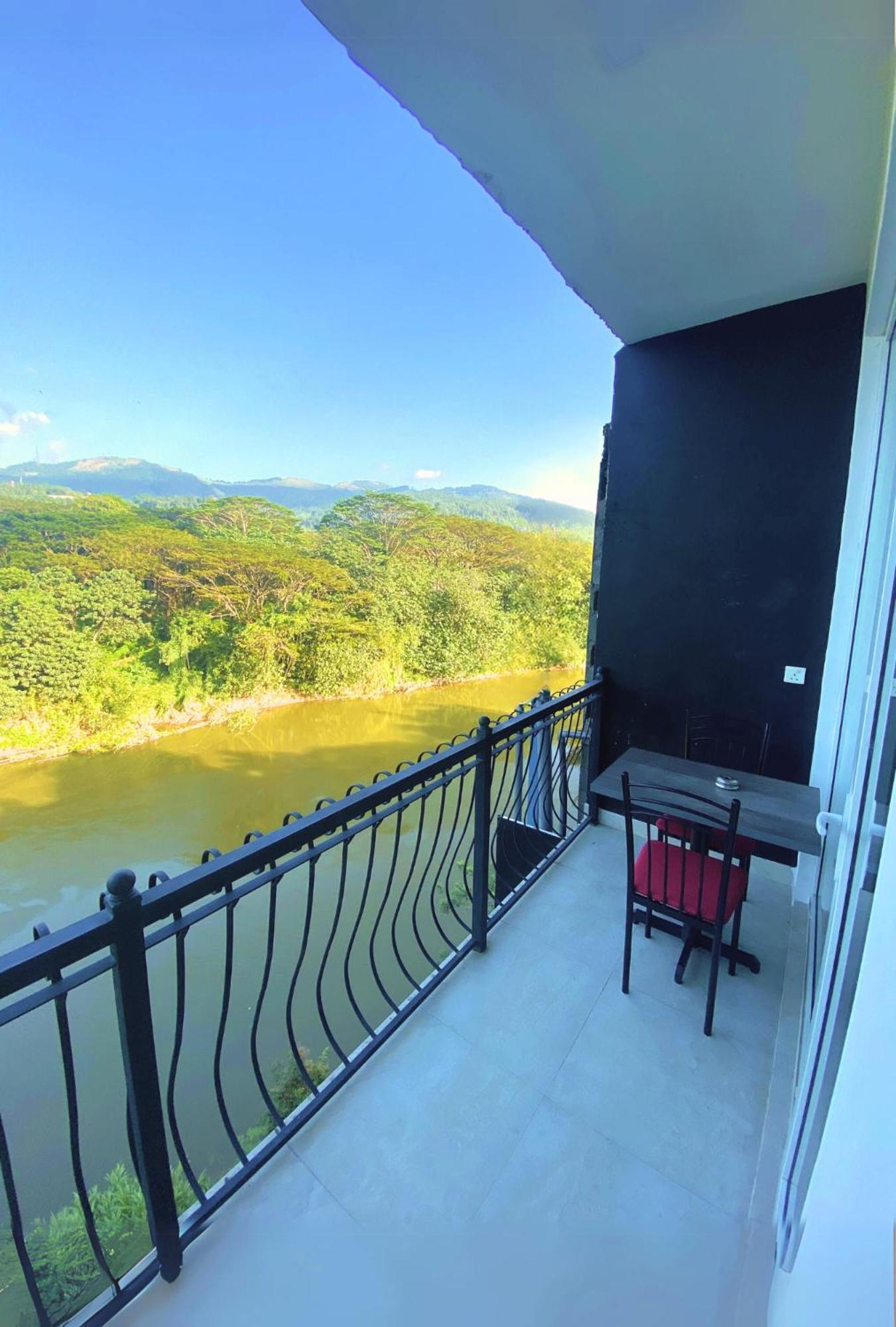 100m² 2 slaapkamer, 2 privé badkamer Appartement in Peradeniya Kandy Buitenkant foto