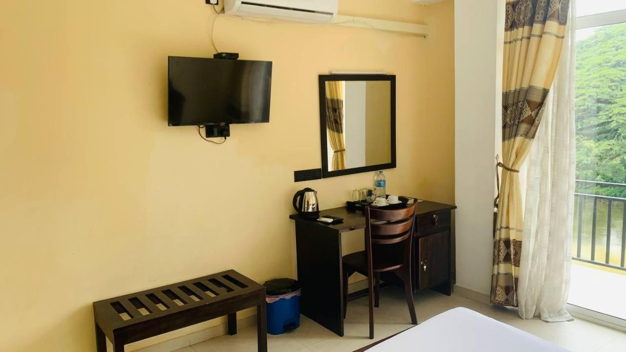 100m² 2 slaapkamer, 2 privé badkamer Appartement in Peradeniya Kandy Buitenkant foto