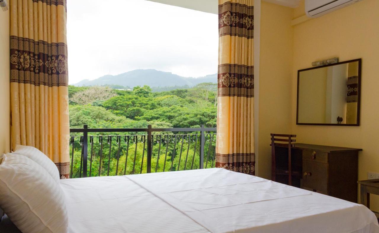 100m² 2 slaapkamer, 2 privé badkamer Appartement in Peradeniya Kandy Buitenkant foto