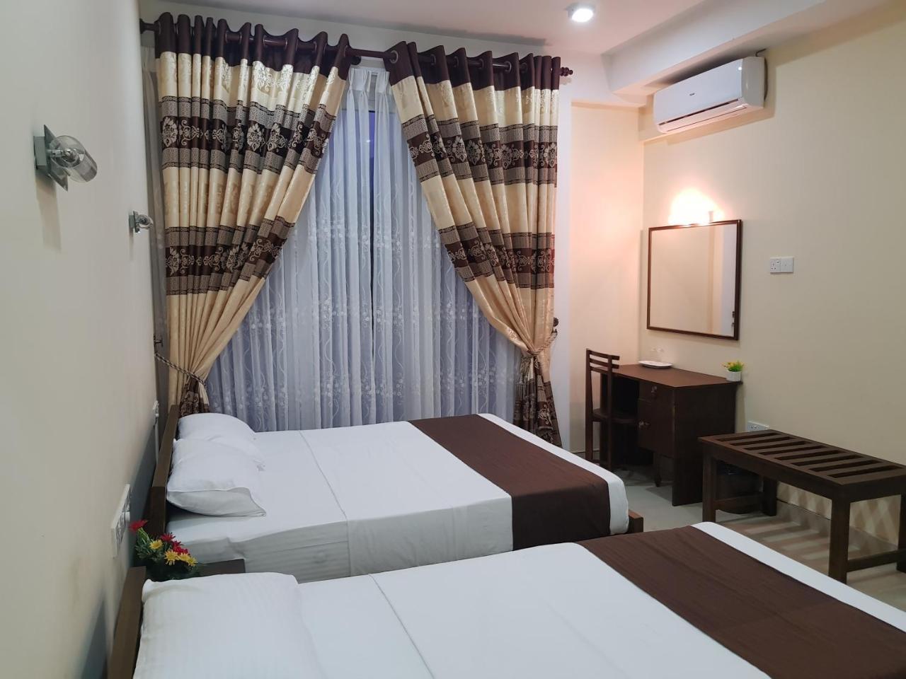 100m² 2 slaapkamer, 2 privé badkamer Appartement in Peradeniya Kandy Buitenkant foto