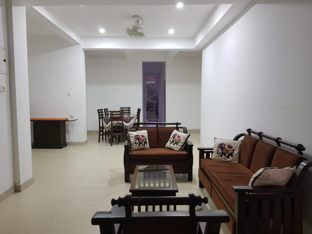 100m² 2 slaapkamer, 2 privé badkamer Appartement in Peradeniya Kandy Buitenkant foto
